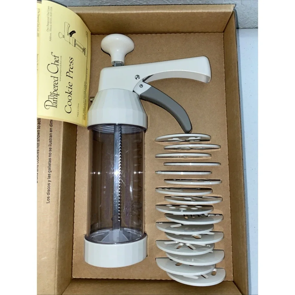 Vintage The Pampered Chef Cookie Press 16 Molds 1525 NEW With Recipe Cards 2002